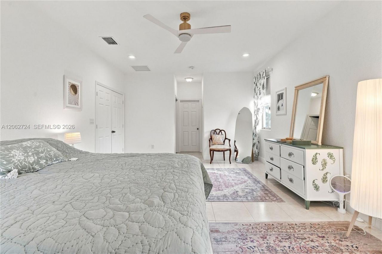 Please Call For Address, Miami, FL 33172 Photo