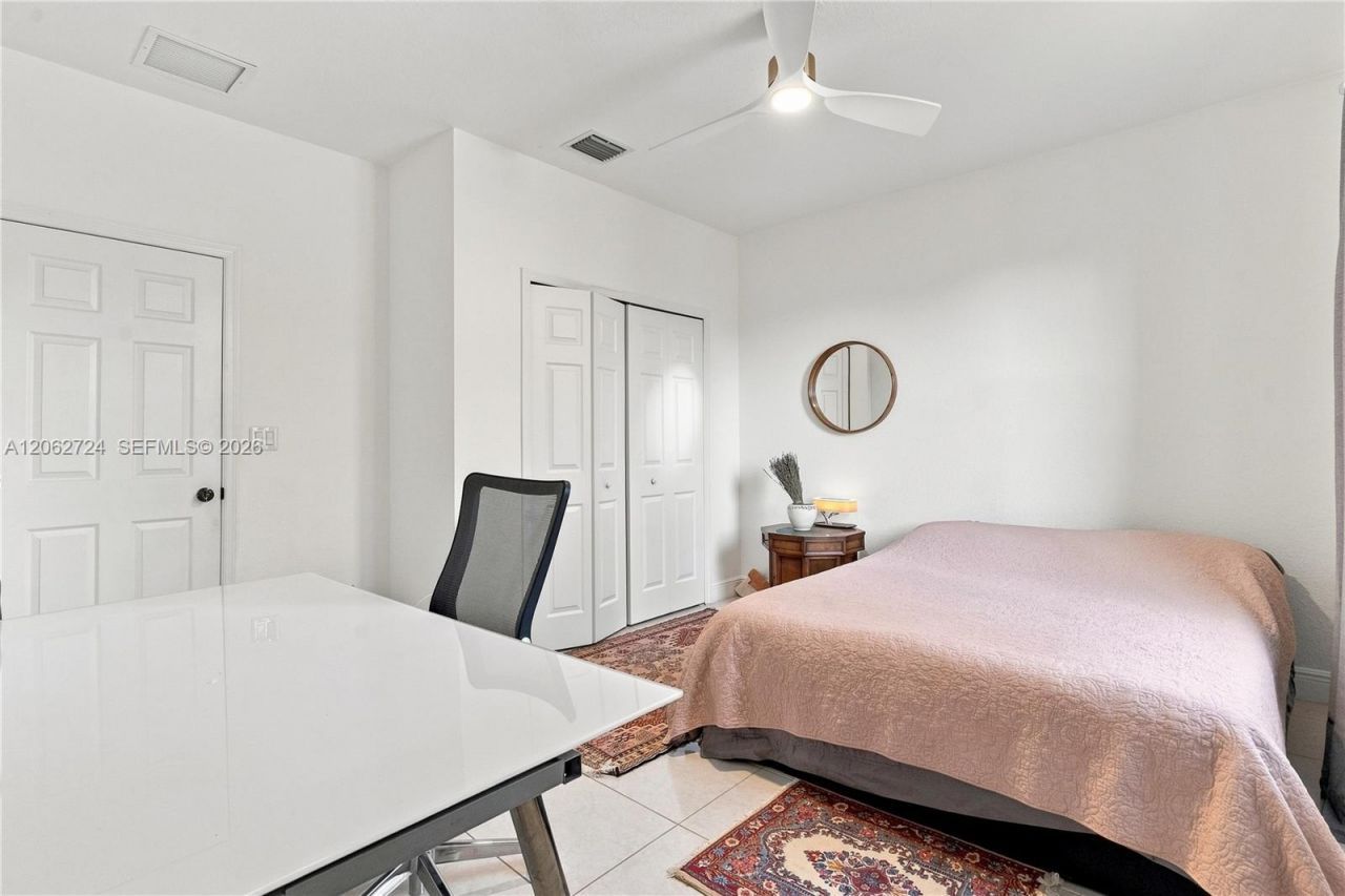 Please Call For Address, Miami, FL 33172 Photo