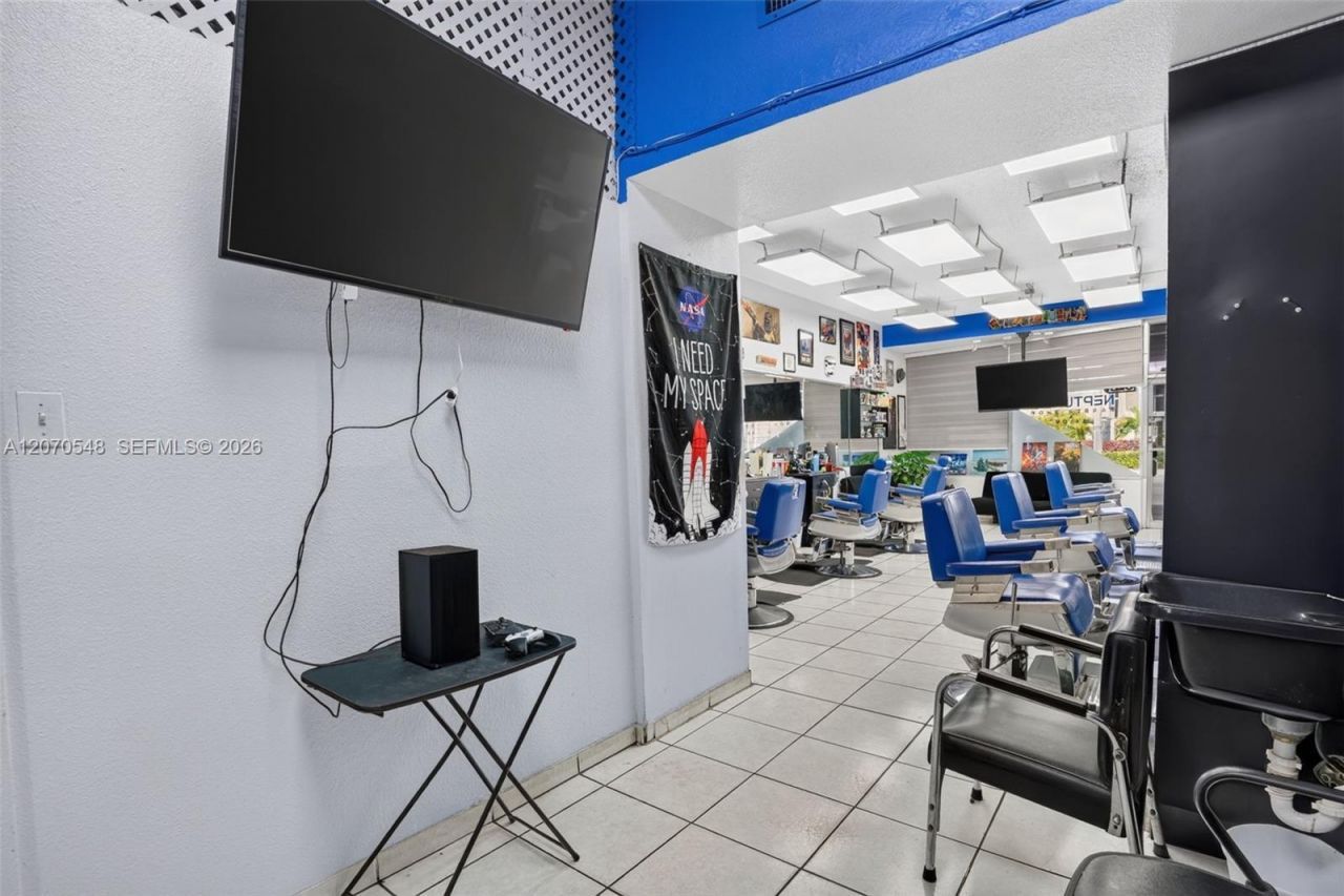 Excellent Opportunity Barbershop For Sale In The H, Hialeah, FL 33012 Photo