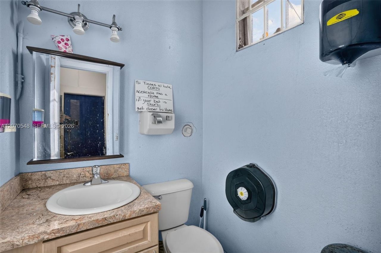 Excellent Opportunity Barbershop For Sale In The H, Hialeah, FL 33012 Photo