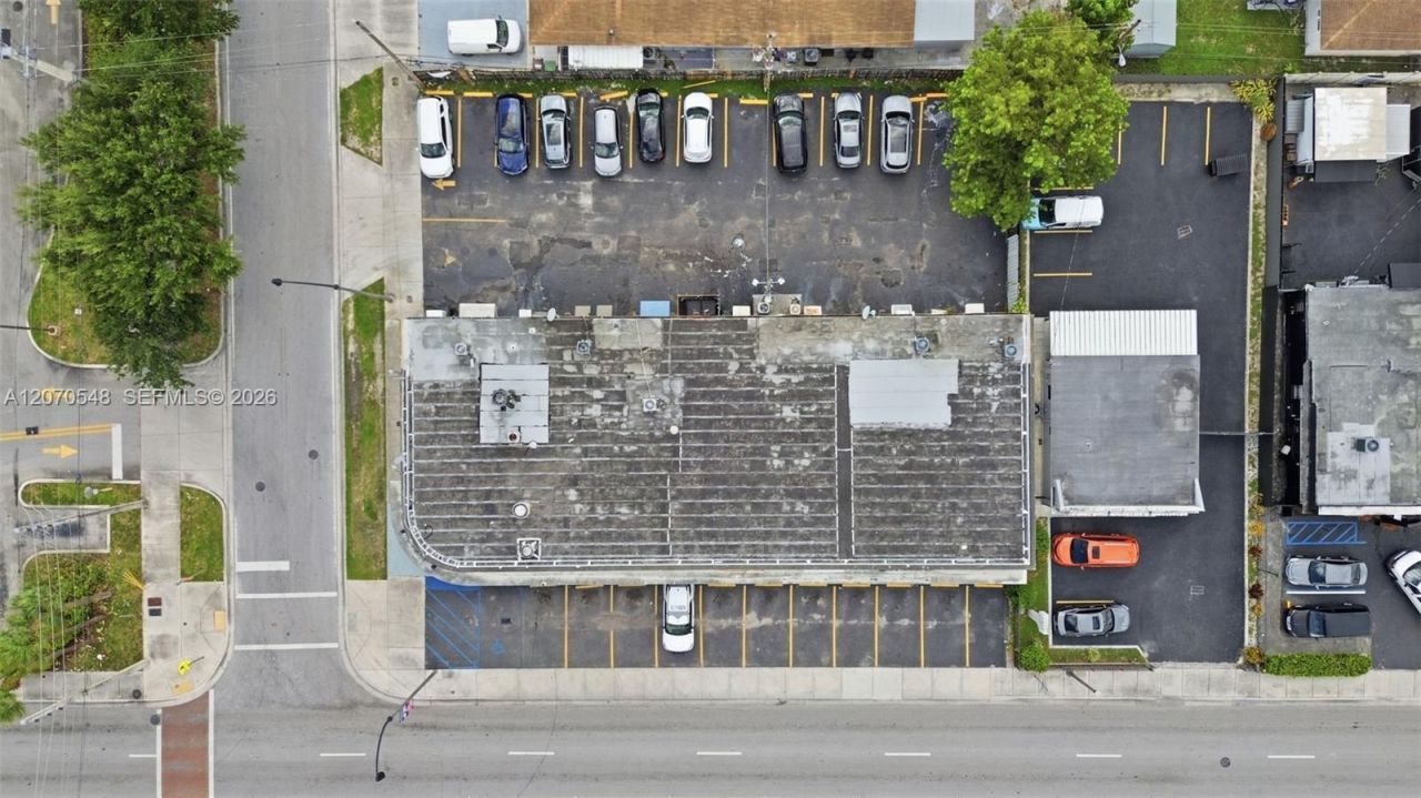 Excellent Opportunity Barbershop For Sale In The H, Hialeah, FL 33012 Photo