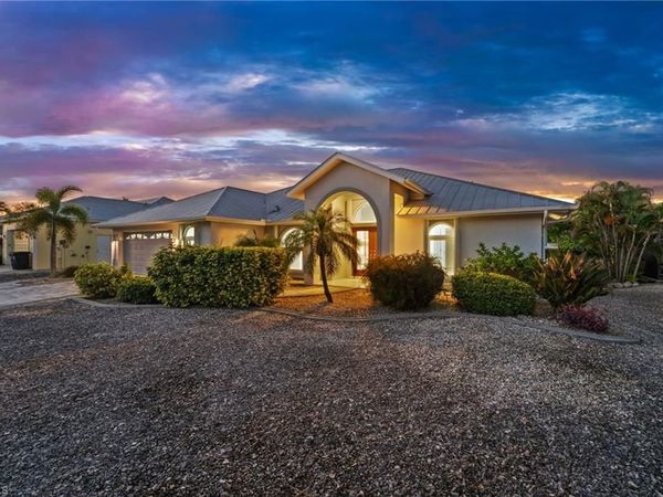 3795 Manatee DR , ST. JAMES CITY, FL 33956