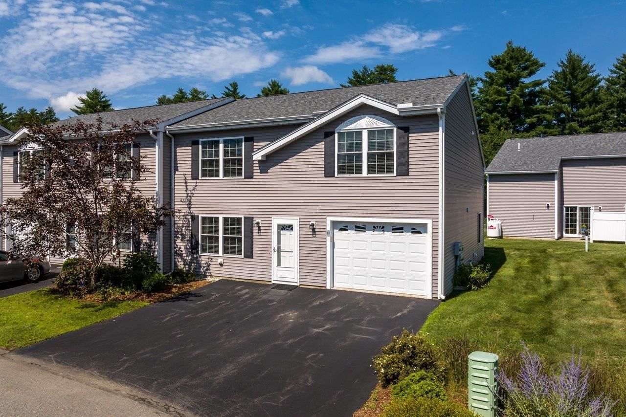 13 Bruins Lane, Raymond, NH 03077 Main Photo