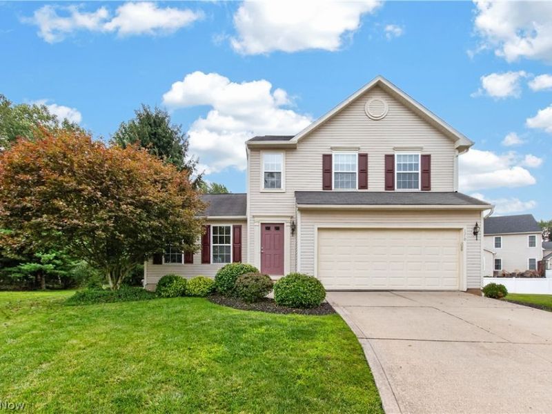 1910 Northgate Circle, Akron, OH 44320 Photo 1
