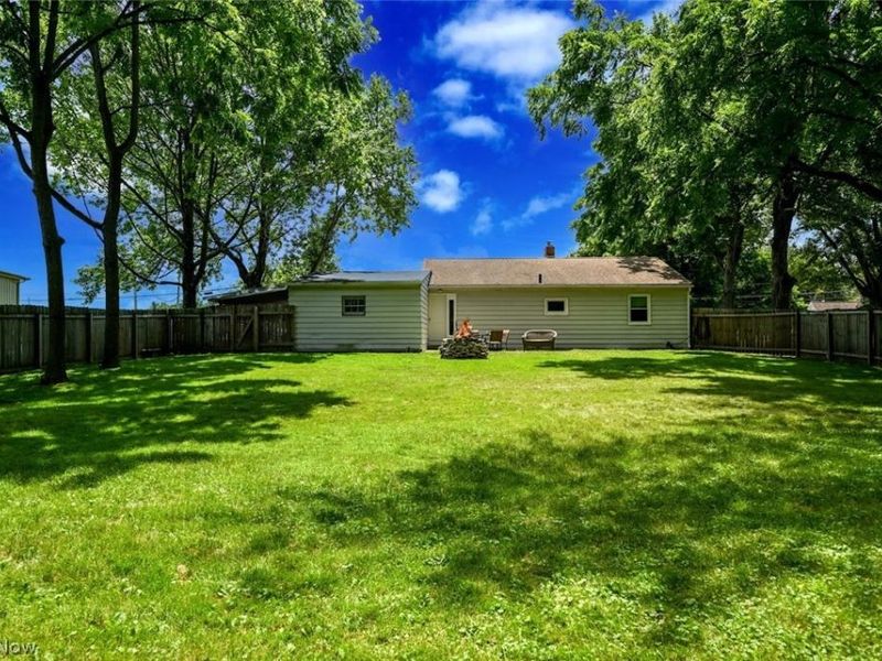 3437 Heckman Street NW, Uniontown, OH 44685 Photo 6