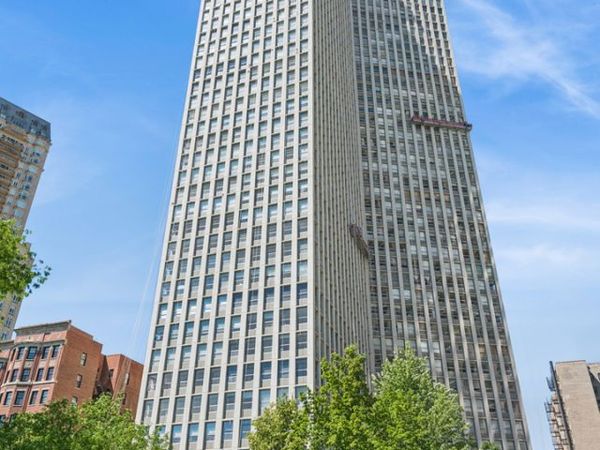 2626 N LAKEVIEW Avenue , Unit 302, Chicago, IL 60614