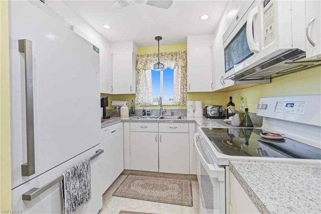 1010 Manatee Rd , Unit B304, Naples, FL 34114 Photo