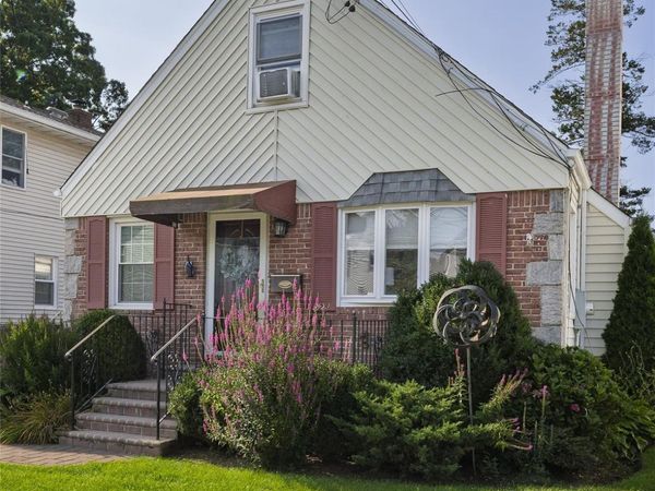 528 Stratford Road, South Hempstead, NY 11550
