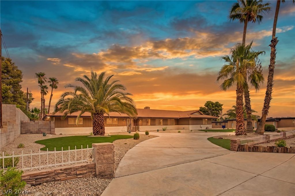 7264 Eldora Avenue, Las Vegas, NV 89117 Main Photo