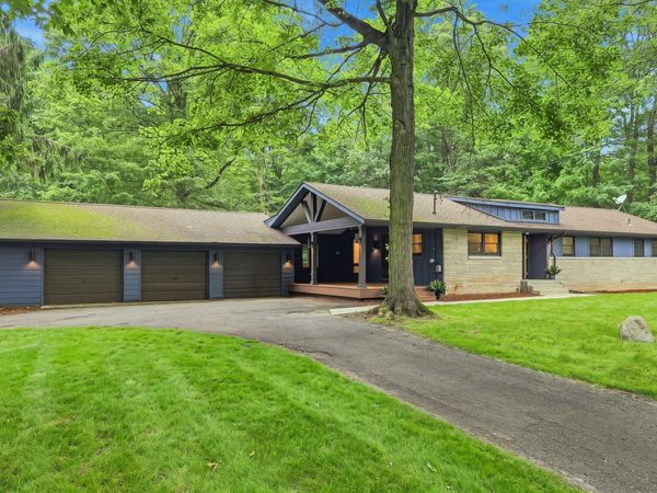 1120 N Philip Road, Niles, MI 49120