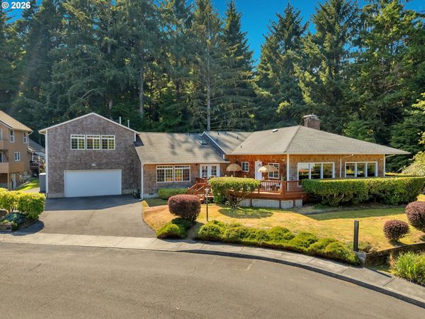 3260 BAYVIEW TER, Seaside, OR 97138