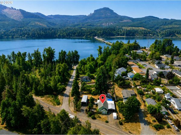 374 E MAIN ST, Lowell, OR 97452