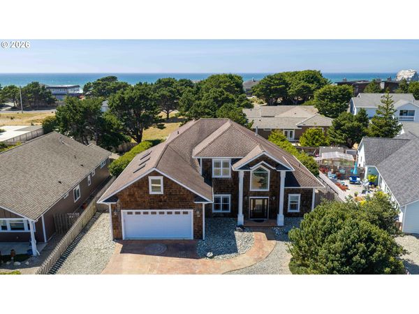 1158 Three Wood Drive, Bandon, OR 97411