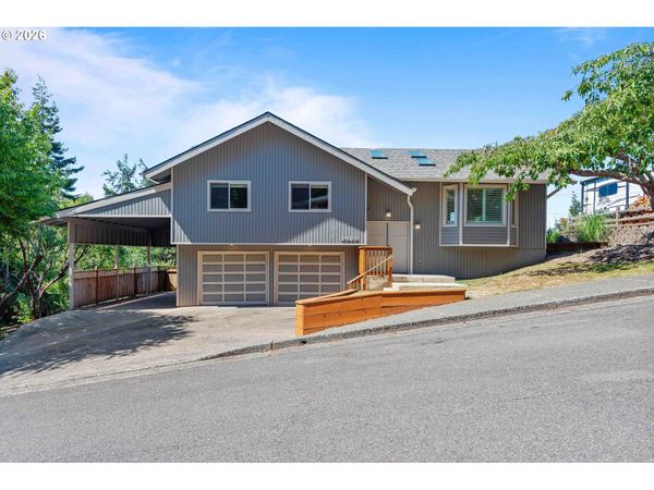 2460 STEPHANIE LN, North Bend, OR 97459