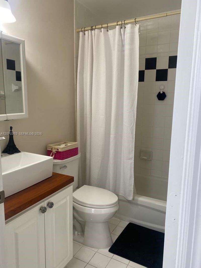 223 SW Maple Ter , Davie, FL 33325 Photo