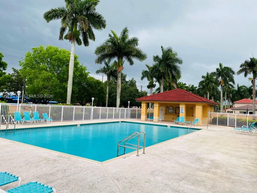 223 SW Maple Ter , Davie, FL 33325 Photo