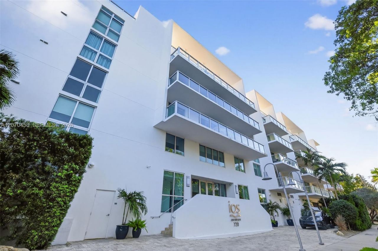 720 NE 62nd St , Miami, FL 33138 Photo