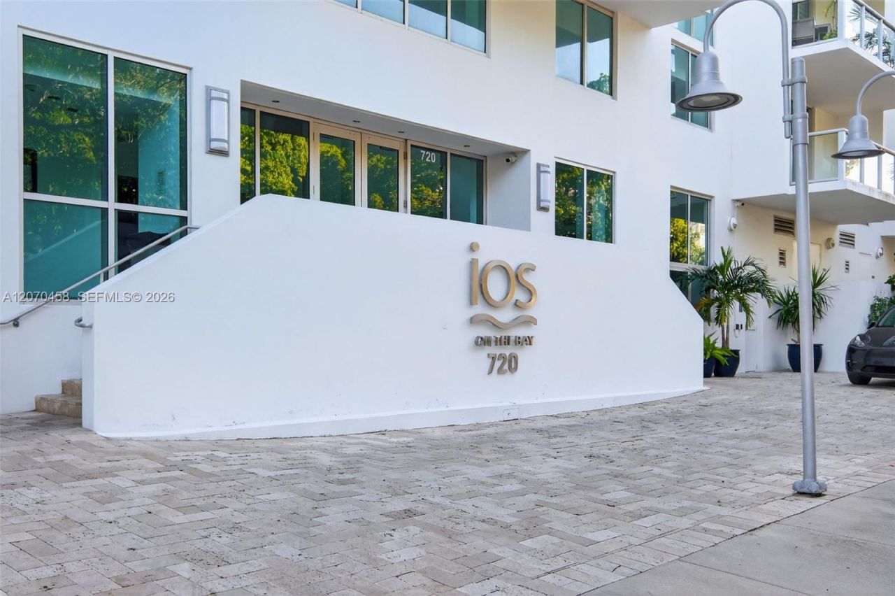 720 NE 62nd St , Miami, FL 33138 Photo