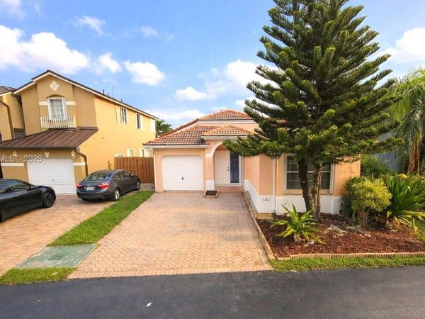 15609 SW 100th Ter, Miami, FL 33196