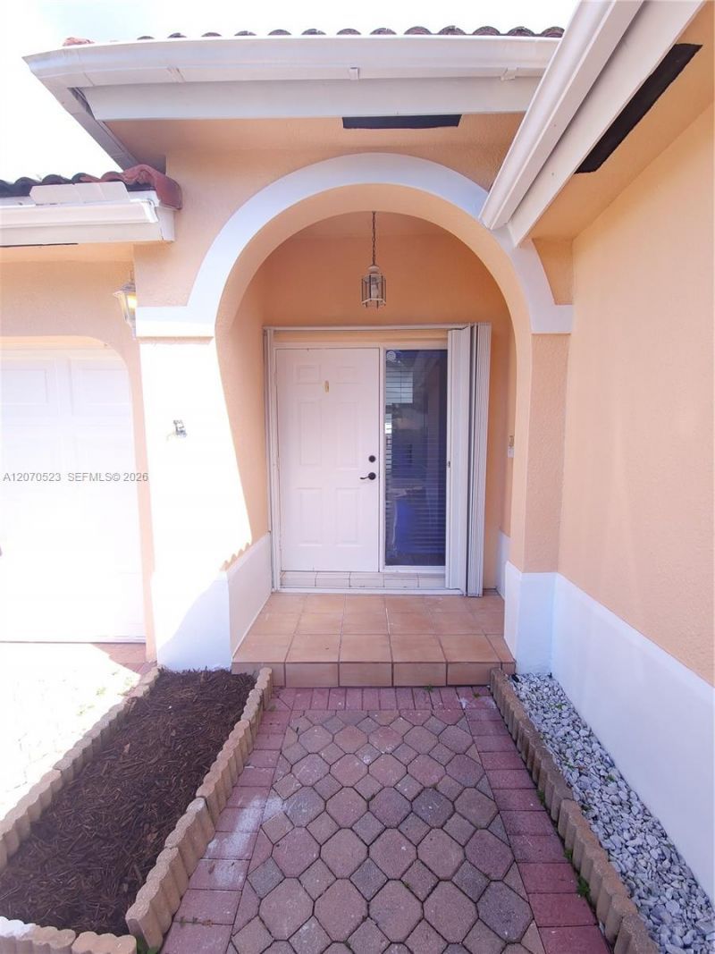 15609 SW 100th Ter, Miami, FL 33196 Photo