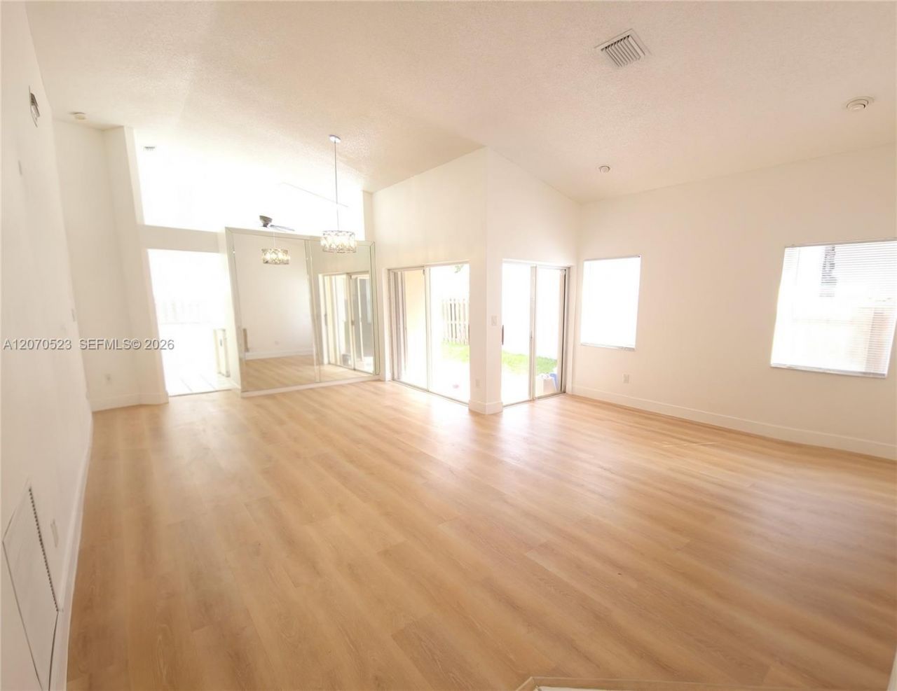 15609 SW 100th Ter, Miami, FL 33196 Photo