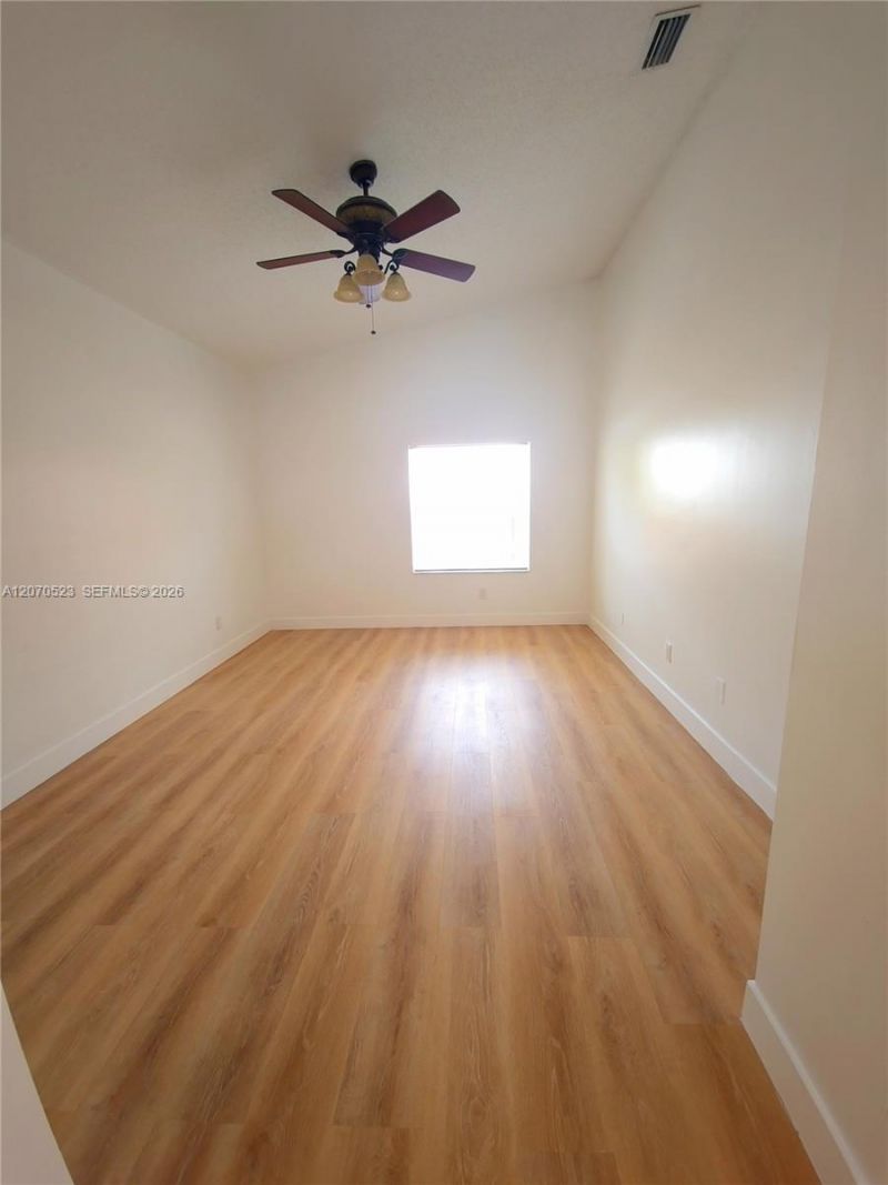 15609 SW 100th Ter, Miami, FL 33196 Photo