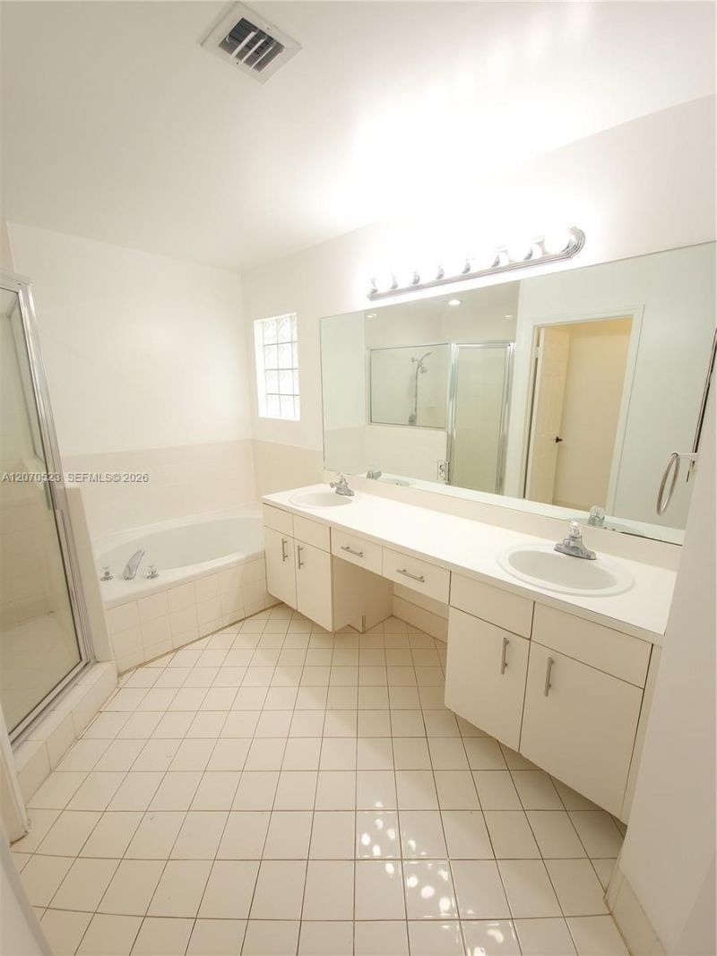 15609 SW 100th Ter, Miami, FL 33196 Photo