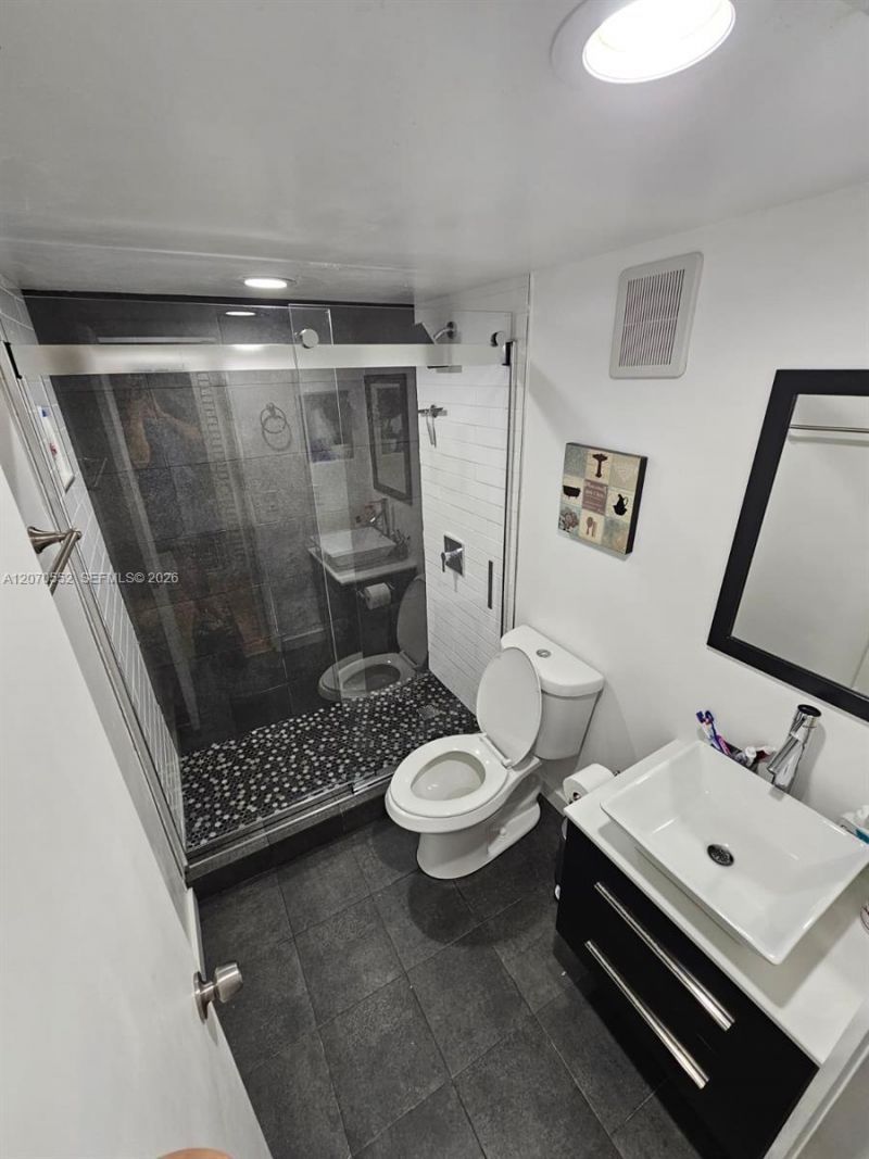 20160 NE 3rd Ct , Unit 8, Miami, FL 33179 Photo