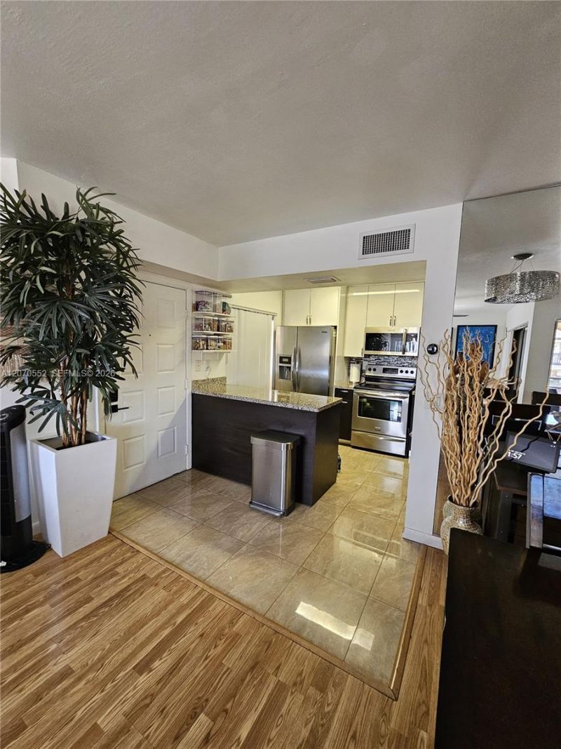 20160 NE 3rd Ct , Unit 8, Miami, FL 33179 Photo