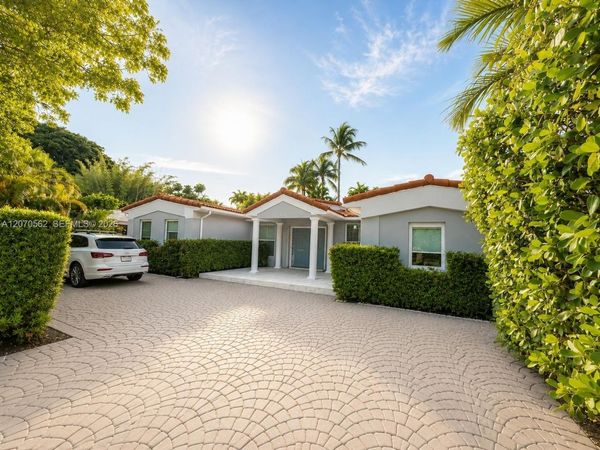 4726 Alton Rd, Miami Beach, FL 33140