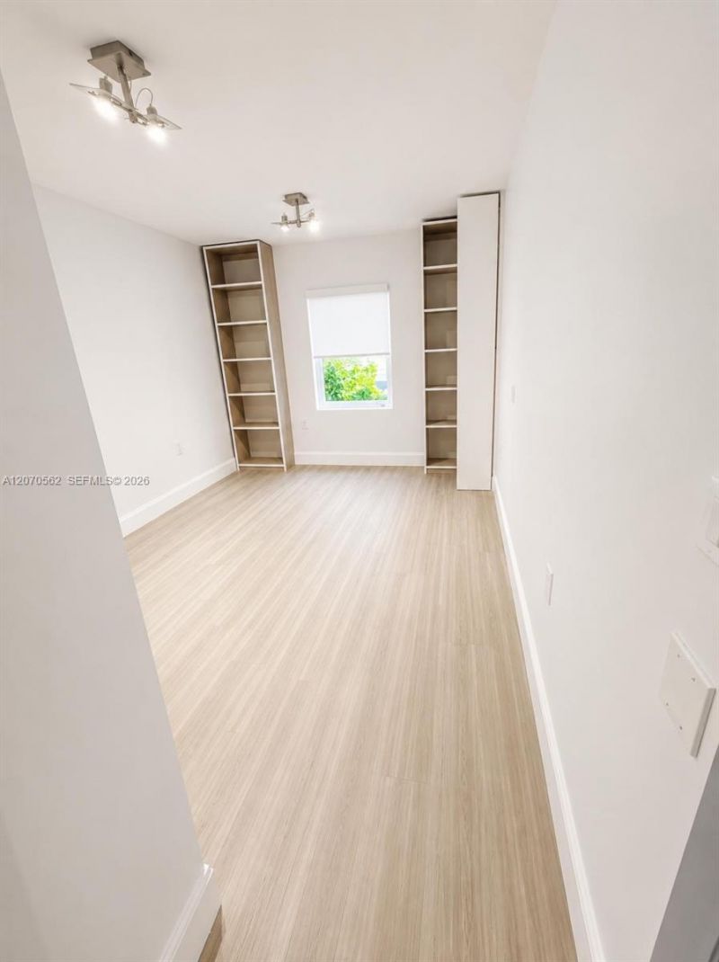 4726 Alton Rd, Miami Beach, FL 33140 Photo
