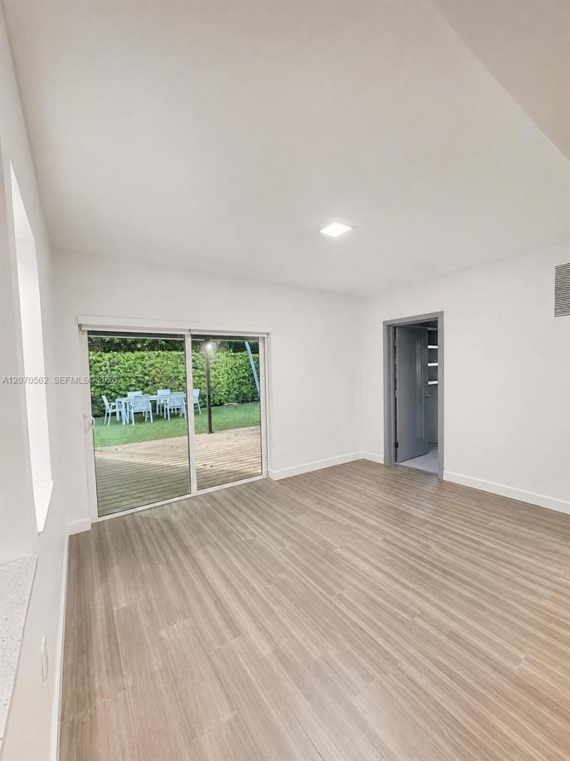 4726 Alton Rd, Miami Beach, FL 33140 Photo