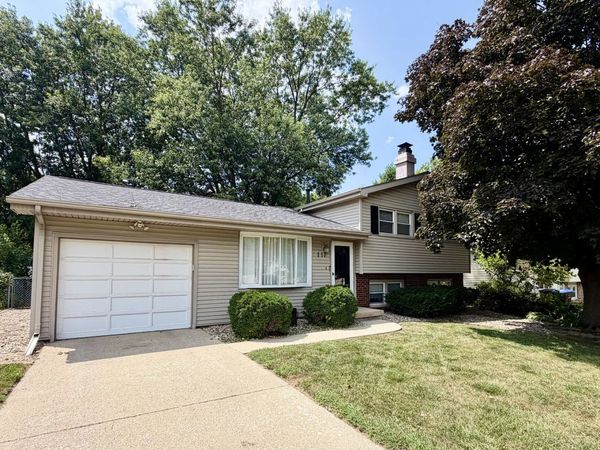 117 Greenleaf Drive , Bloomington, IL 61704