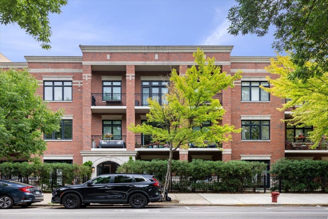 4927 N Damen Avenue, Unit 2F, Chicago, IL 60625 Main Photo