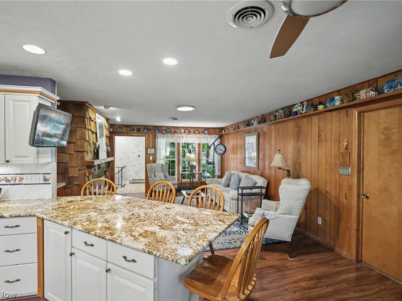 671 S Sheraton Drive, Akron, OH 44319 Photo 7