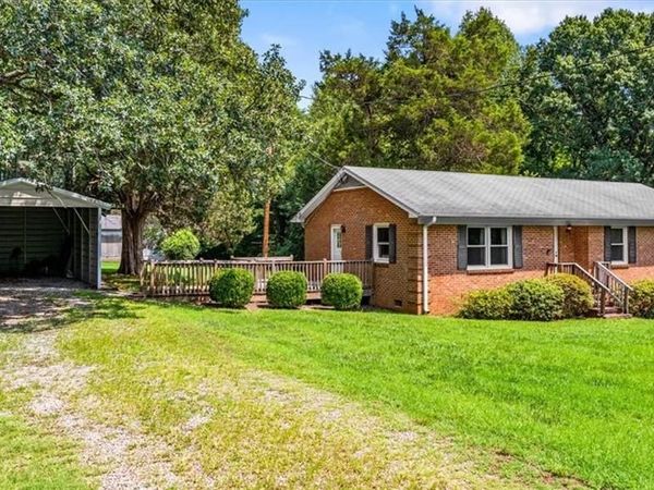 5718 Lauderdale Road, Browns Summit, NC 27214