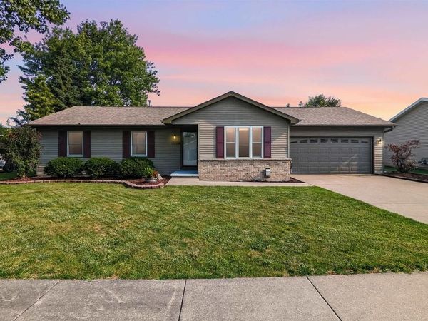 300 E JAMES STREET, Appleton, WI 54915