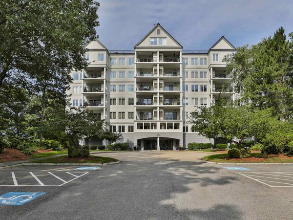 10 Mt Laurels Drive, Unit 104, Nashua, NH 03060