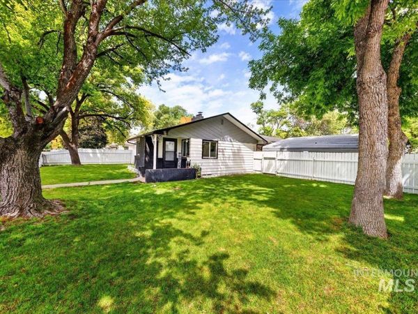 1220 E Amity Ave, Nampa, ID 83686