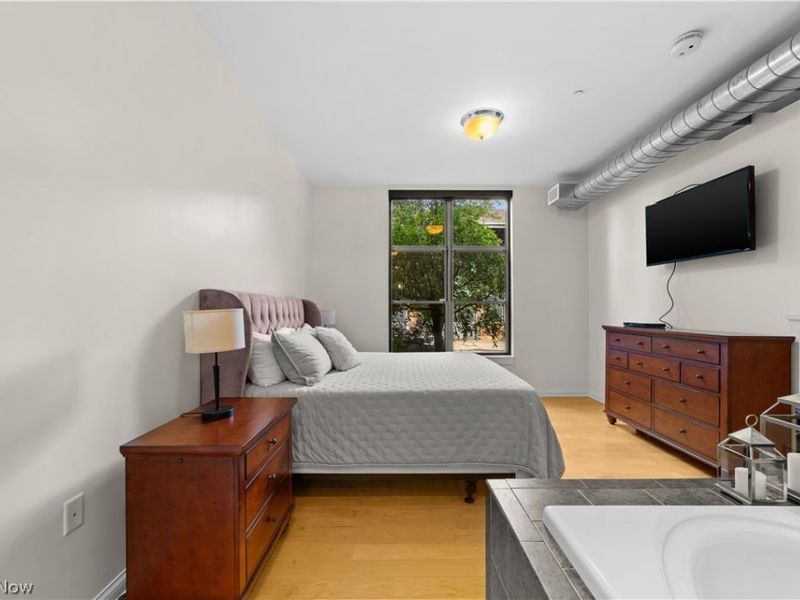 2079 Random Road, Unit 102, Cleveland, OH 44106 Photo 12
