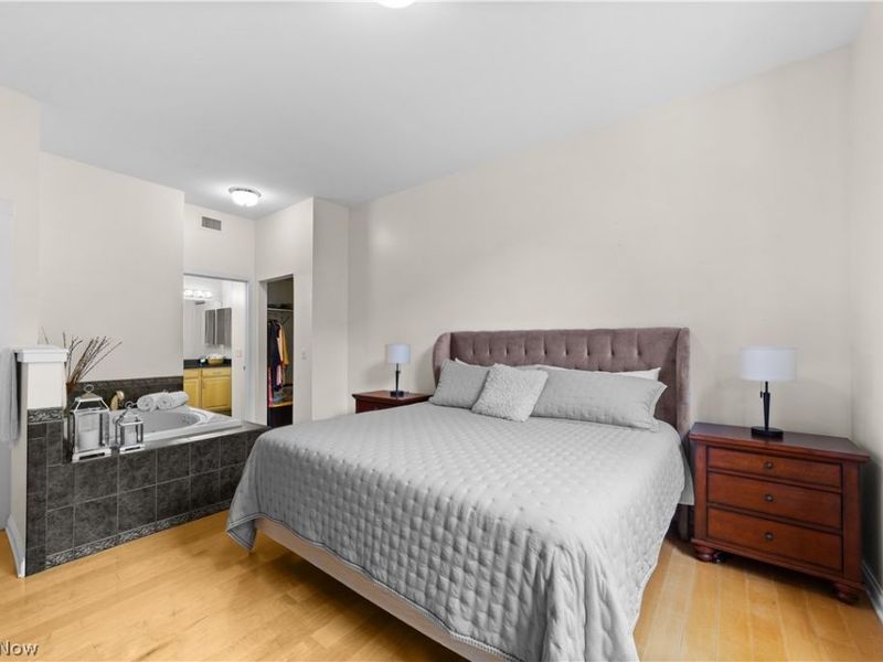 2079 Random Road, Unit 102, Cleveland, OH 44106 Photo 13