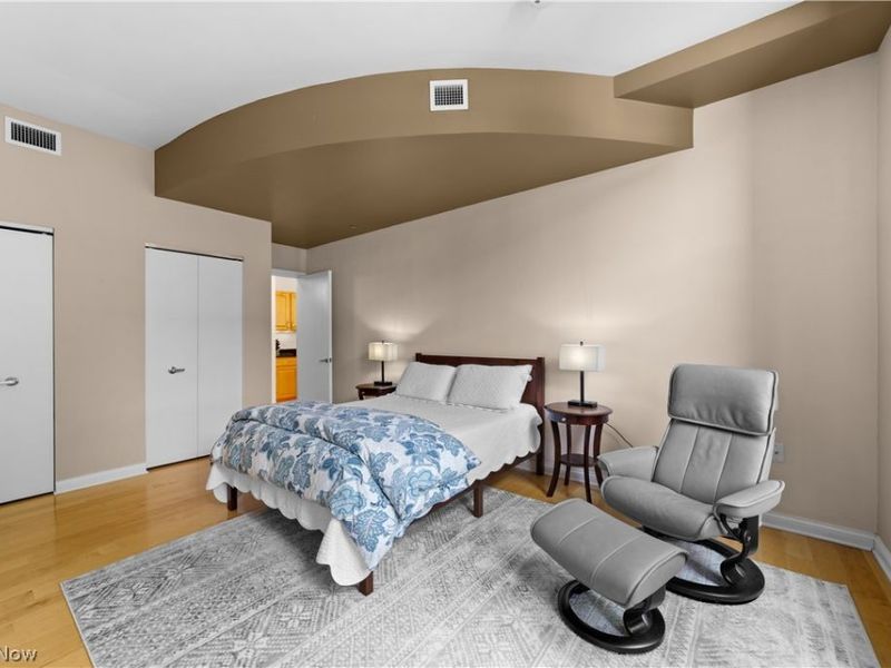 2079 Random Road, Unit 102, Cleveland, OH 44106 Photo 19