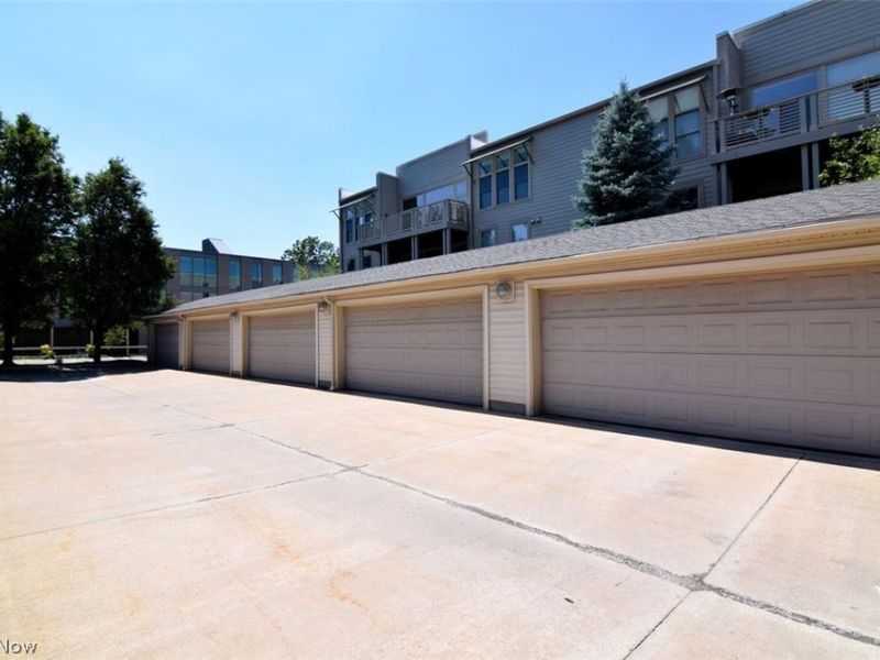 2079 Random Road, Unit 102, Cleveland, OH 44106 Photo 27