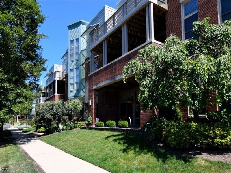 2079 Random Road, Unit 102, Cleveland, OH 44106 Photo 3