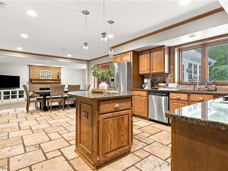 30401 Kristin Court, Willoughby Hills, OH 44092 Photo 9