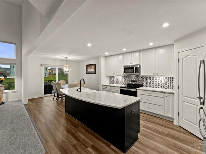 7082 Birkdale Drive, Hamilton Township, OH 45039 Photo 16