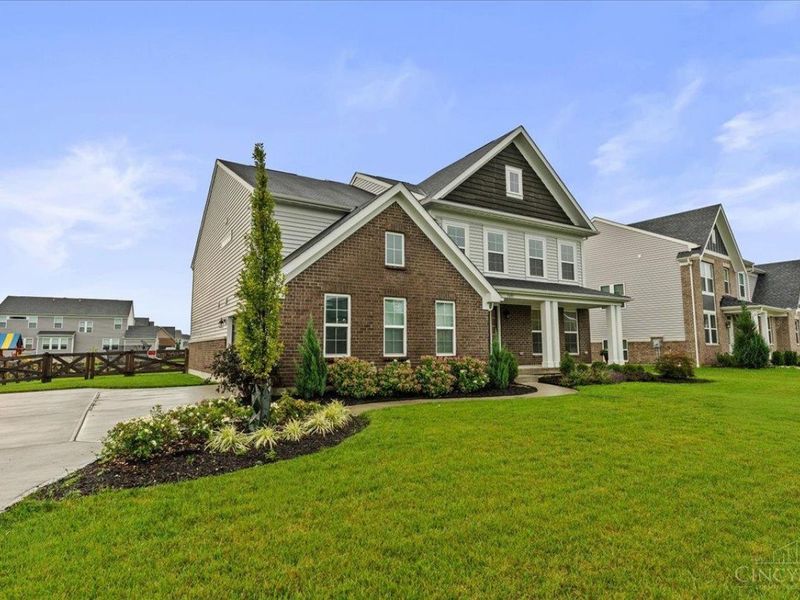 7082 Birkdale Drive, Hamilton Township, OH 45039 Photo 2