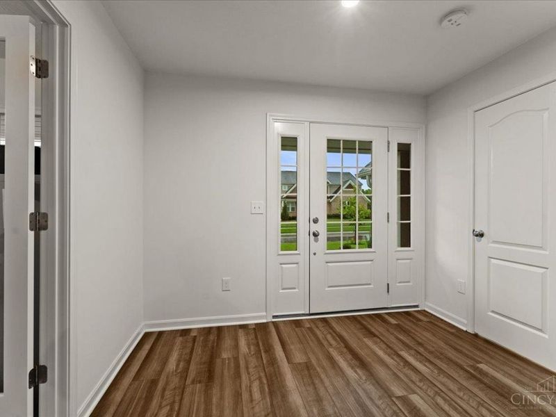 7082 Birkdale Drive, Hamilton Township, OH 45039 Photo 6