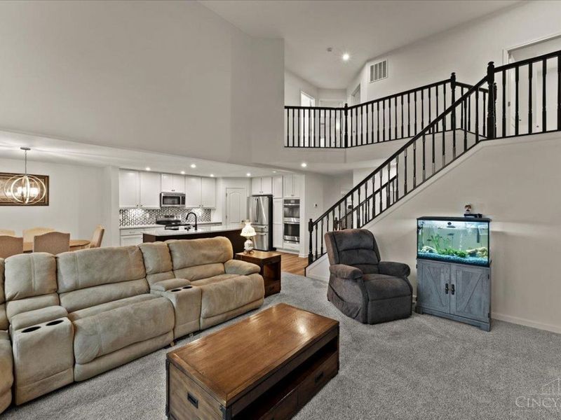 7082 Birkdale Drive, Hamilton Township, OH 45039 Photo 9