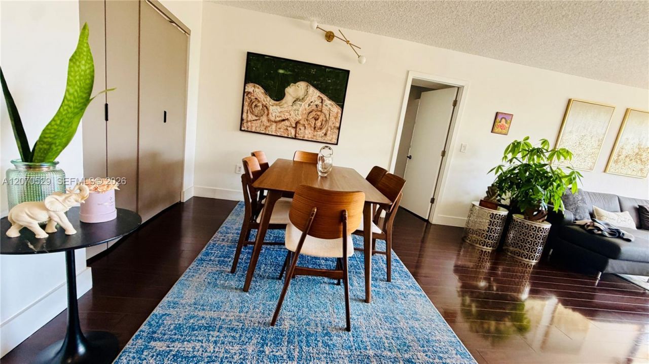 3701 N Country Club Dr , Unit 304, Aventura, FL 33180 Photo